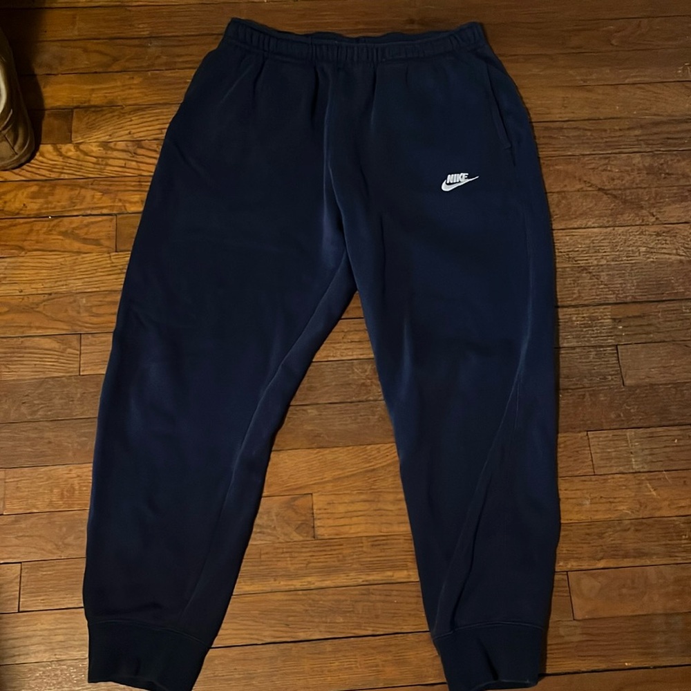 Nike Joggers
Navy
Large